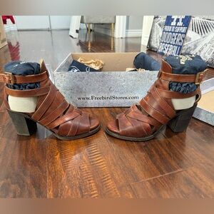 Worn 1-2 times .. Comes in original box & stuffing